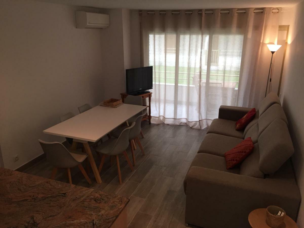 Apartaments Colibri Кембрилс Екстериор снимка